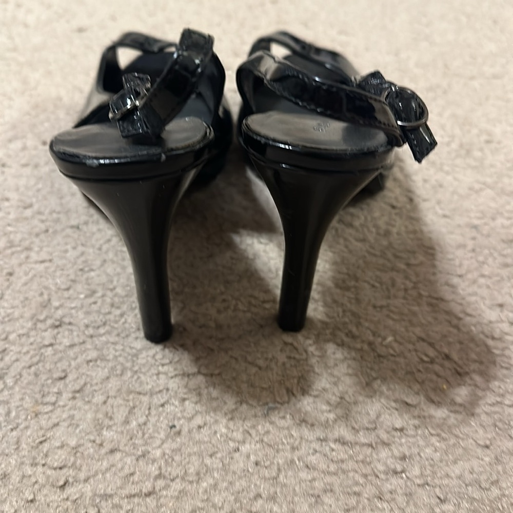 Sexy slingbacks - Picture 2 of 3
